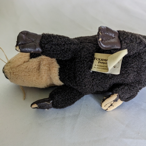 Folkmanis Mini River Otter Finger Puppet Plush 9 inch Stuffed Animal Puppet. - Picture 6 of 6